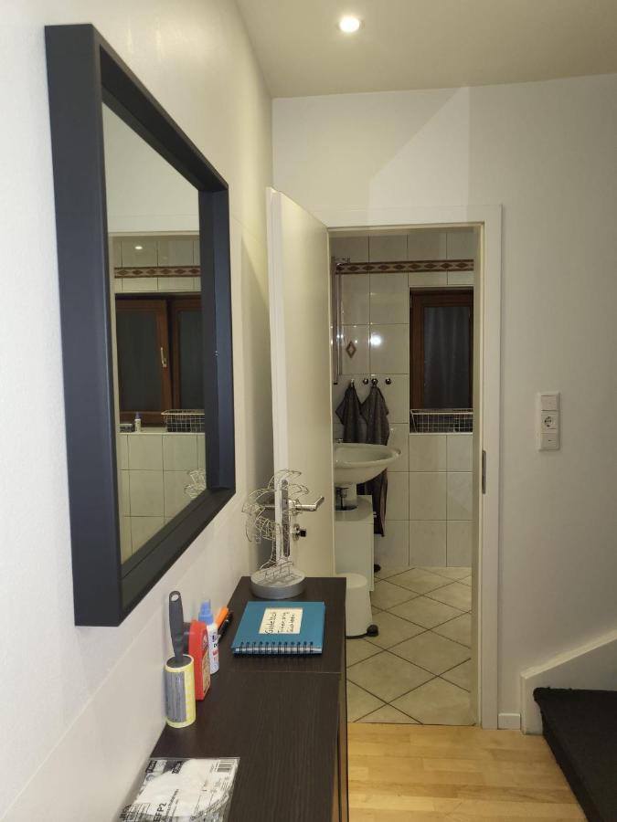 Tritt Ein Bring Glueck Herein - Exquisite 75 Qm - Messenaehe - Parkplatz - Flughafennaehe デュッセルドルフ エクステリア 写真